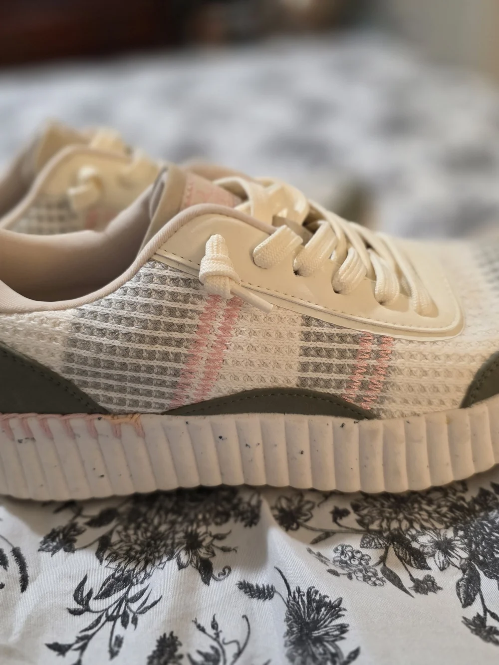 Skechers  Bobs Memory Foam Women's White, Gray & Light Pink Mesh Sport Sneaker